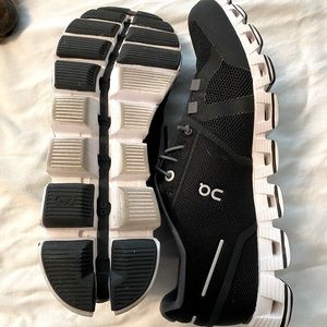 OnCloud Running Shoe, size 8